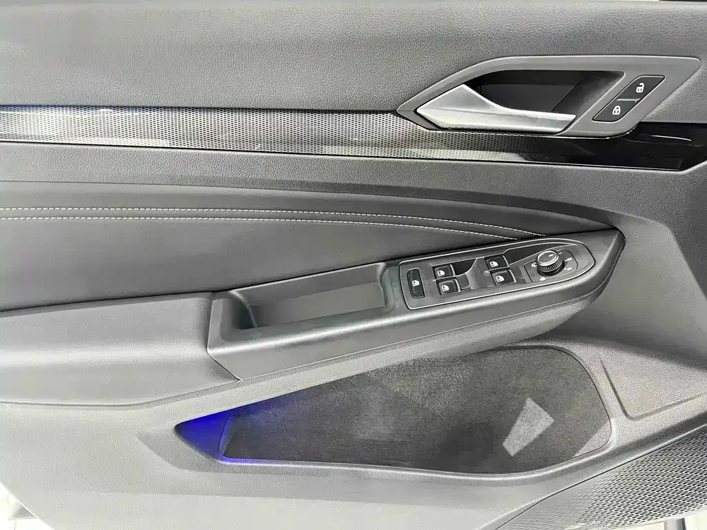 Volkswagen Golf 2022 из CN, фото 8