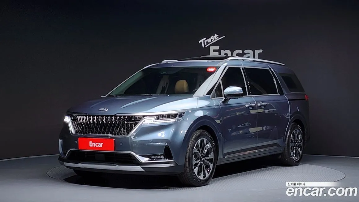 Kia Carnival — фото 1