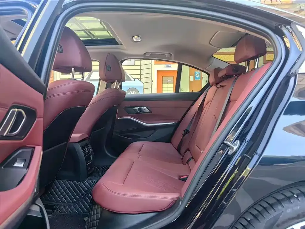 BMW 3 Series 2022 из CN, фото 6