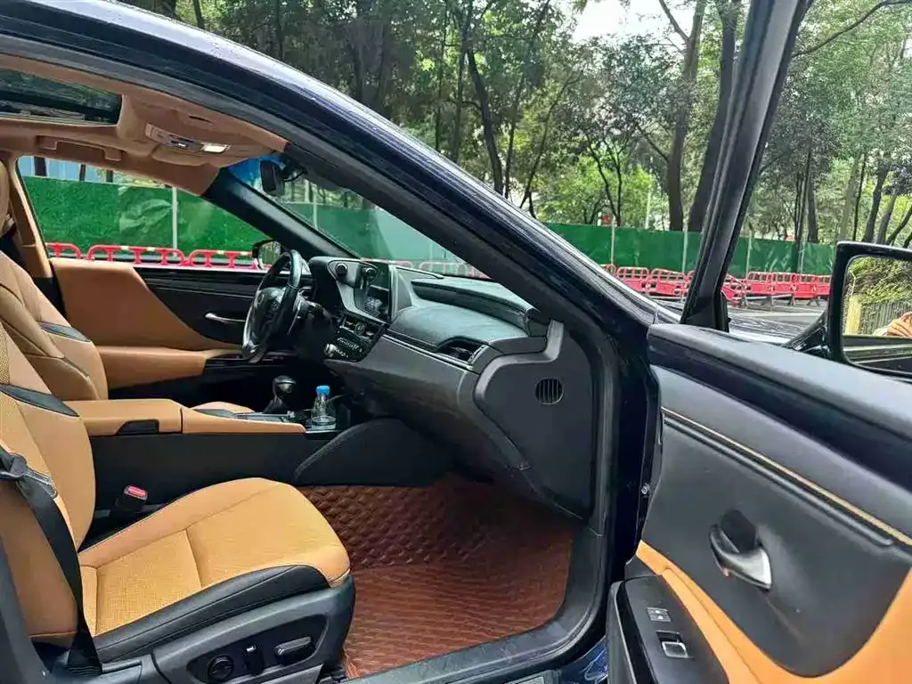 Lexus ES 2022 из CN, фото 8