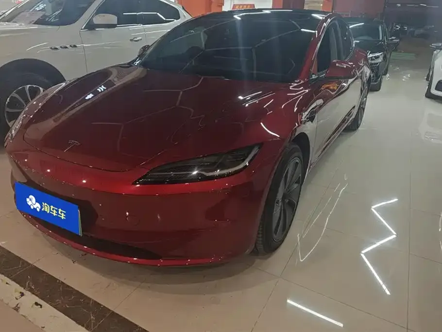 Tesla Model 3 — фото 1