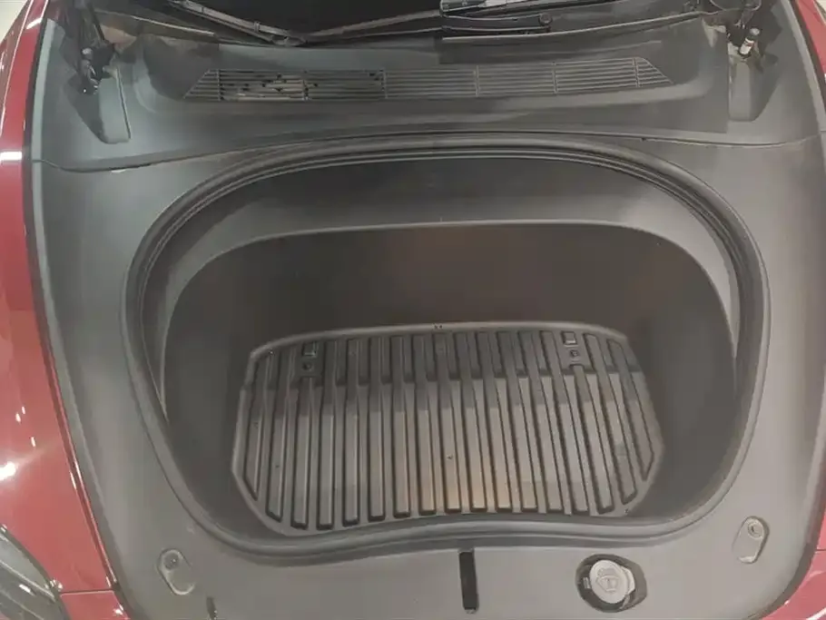 Tesla Model 3 — фото 10