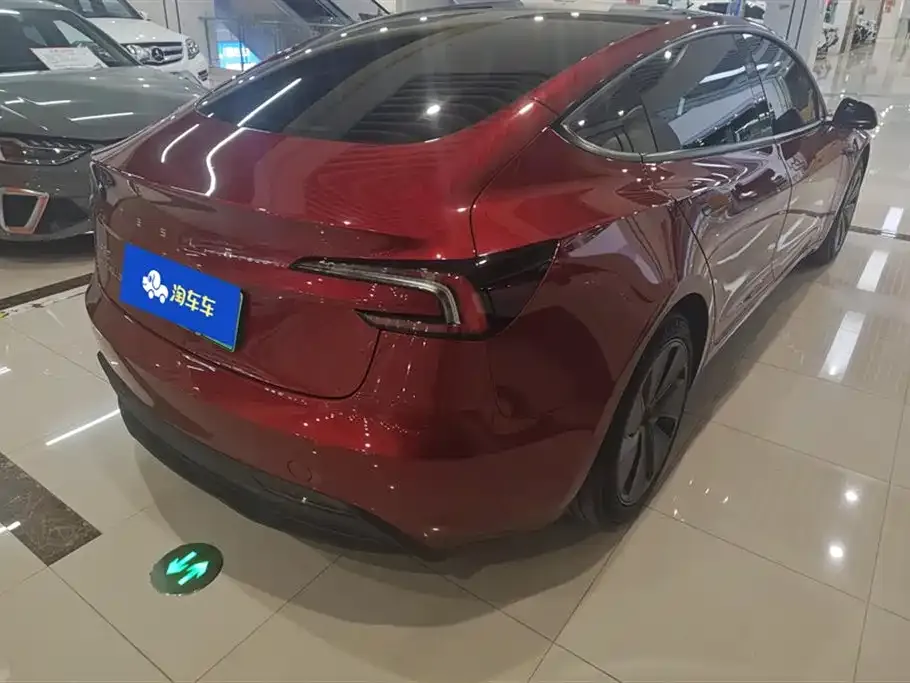 Tesla Model 3 — фото 3