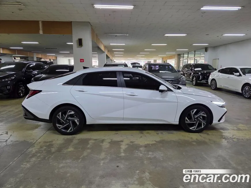 Hyundai AVANTE — фото 5