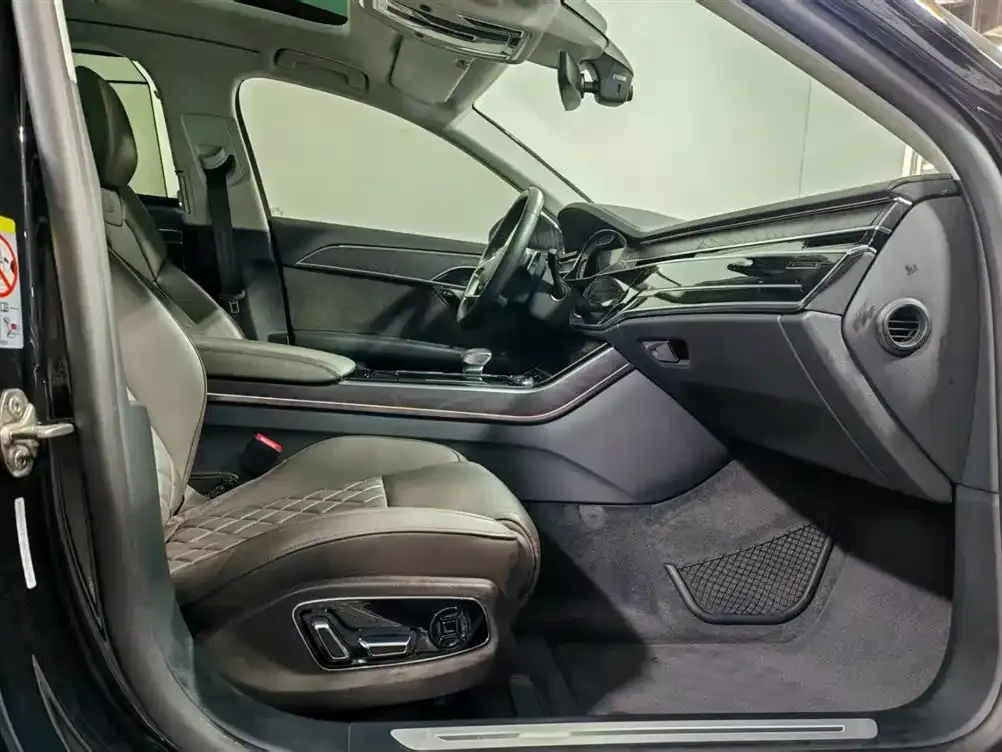 Audi A8 2021 из CN, фото 7