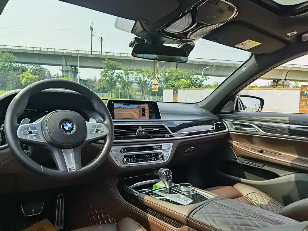 BMW 7 Series 2022 из CN, фото 8