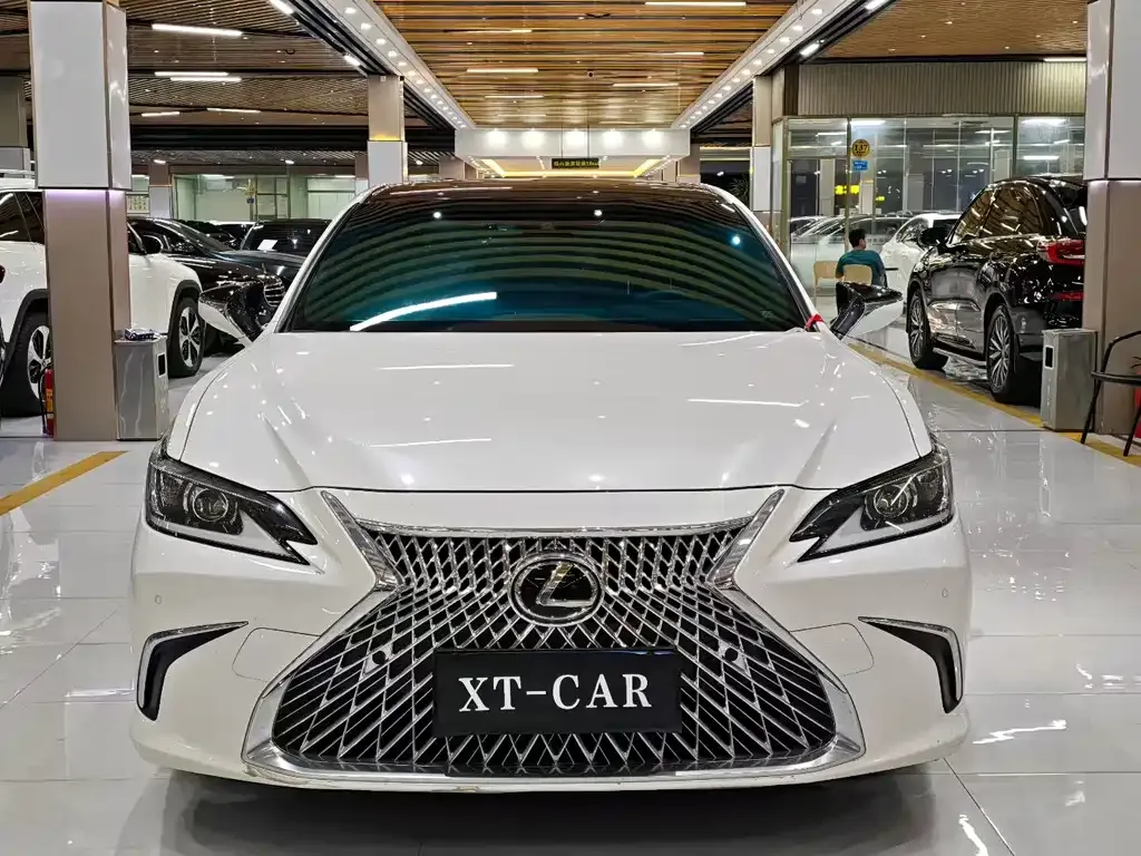 Lexus ES 2021 из CN, фото 2
