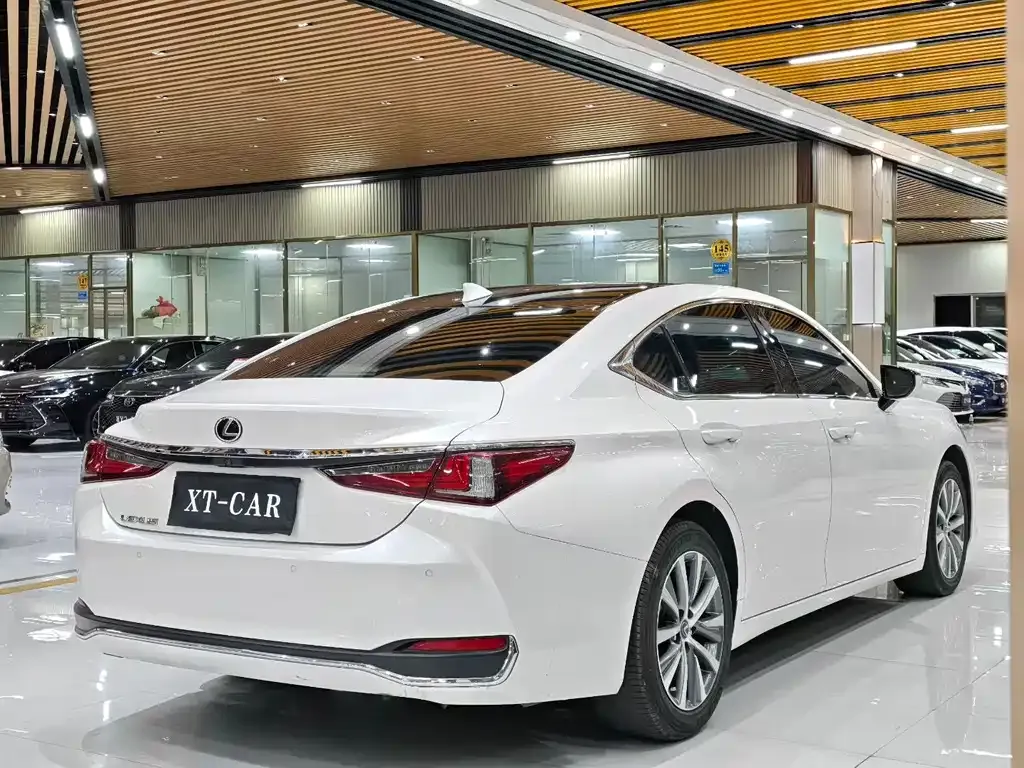 Lexus ES 2021 из CN, фото 7