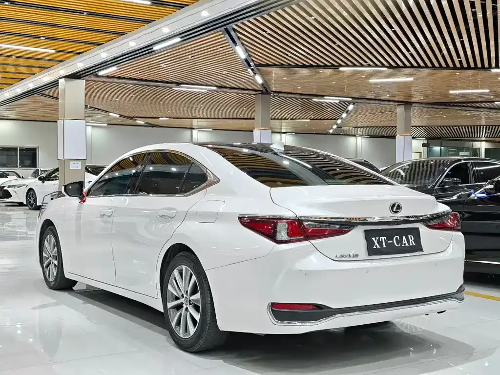 Lexus ES 2021 из CN, фото 9