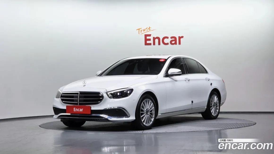 Mercedes-Benz E-Class — фото 1