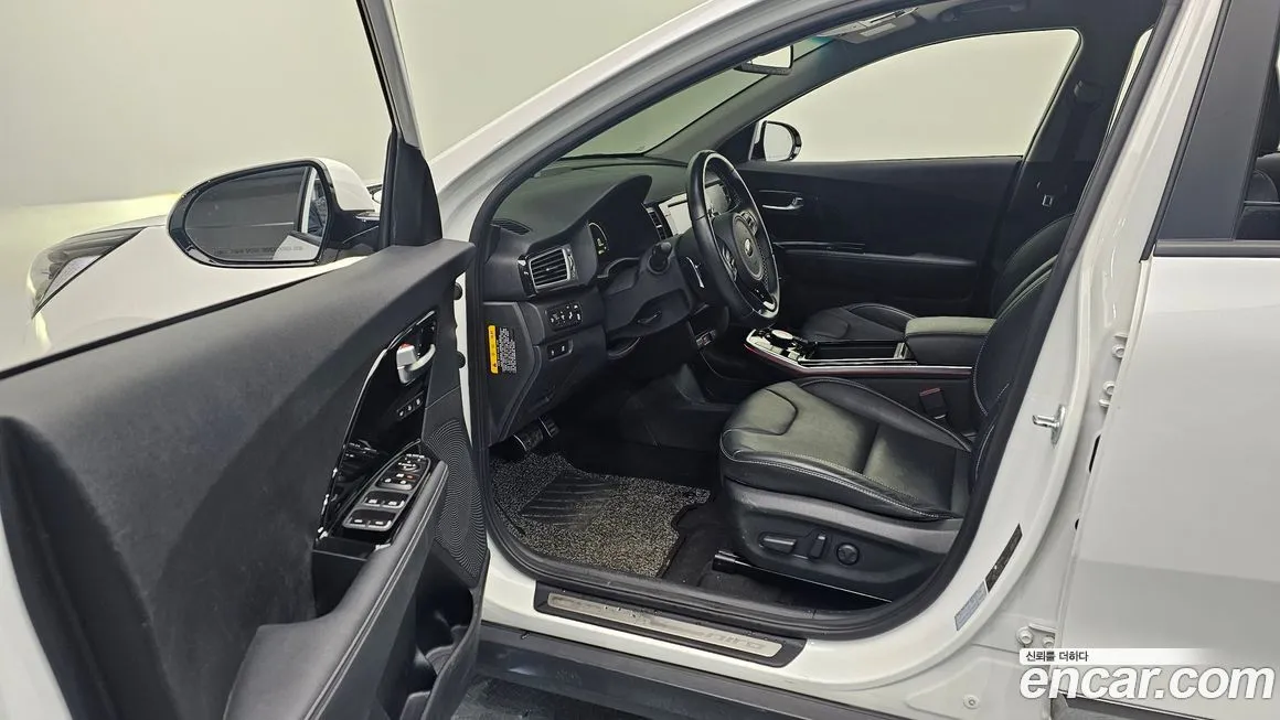 Kia Niro — фото 10