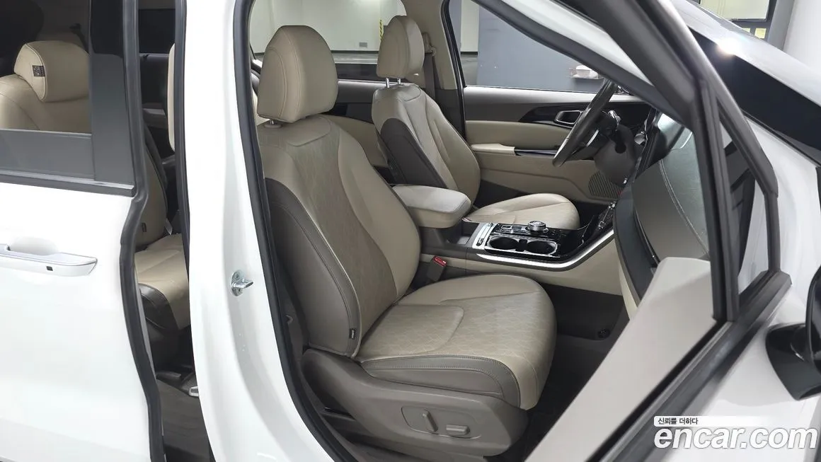 Kia Carnival — фото 10