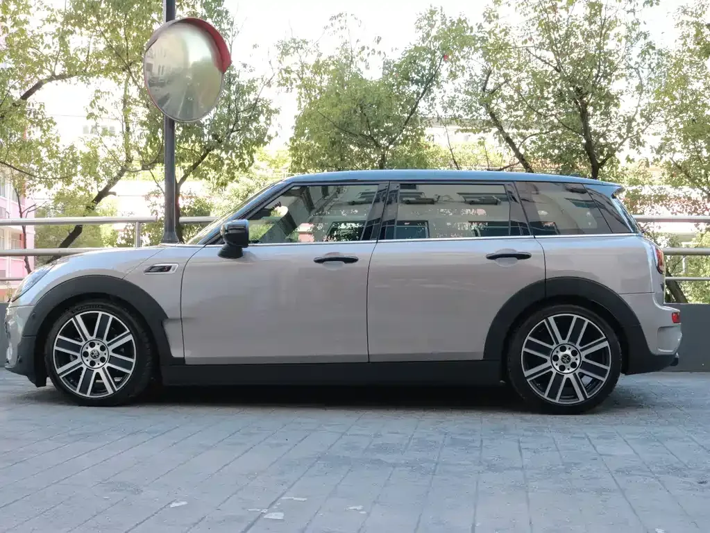 MINI Clubman — фото 2