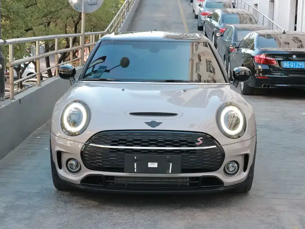 MINI Clubman — фото 3