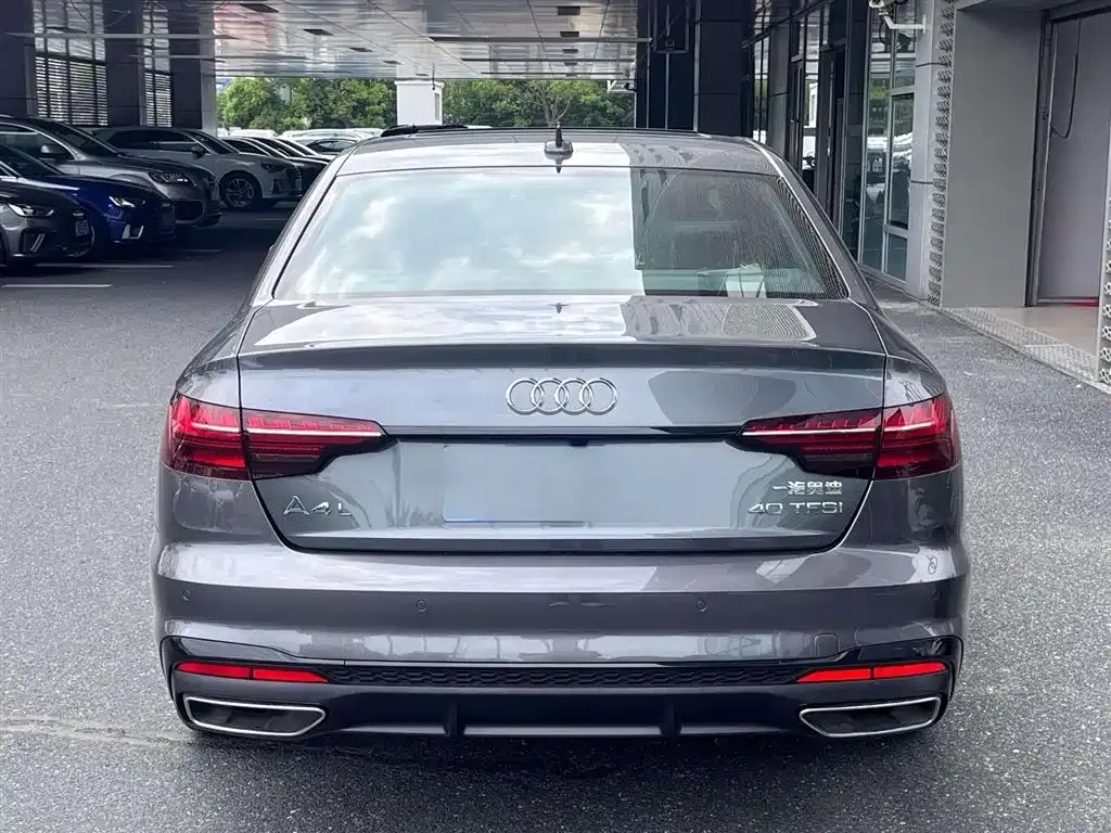 Audi A4L 2024 из CN, фото 4