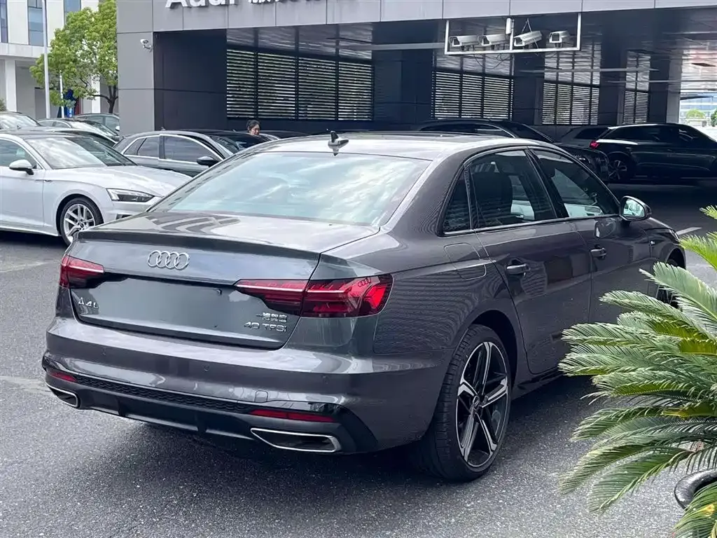 Audi A4L 2024 из CN, фото 5