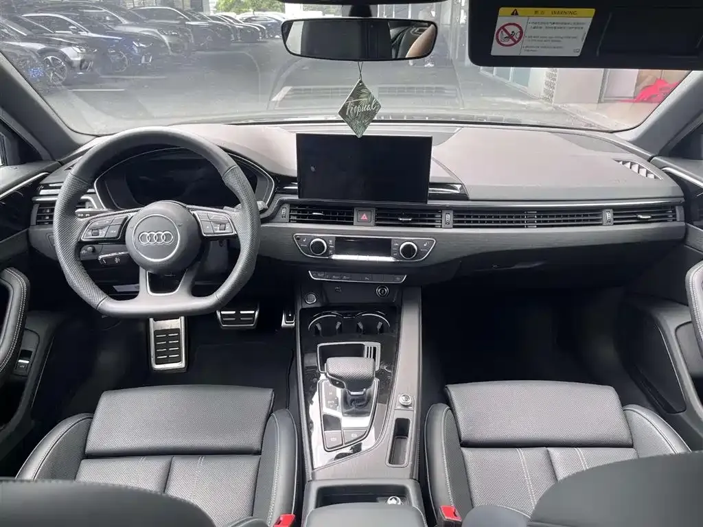Audi A4L 2024 из CN, фото 6