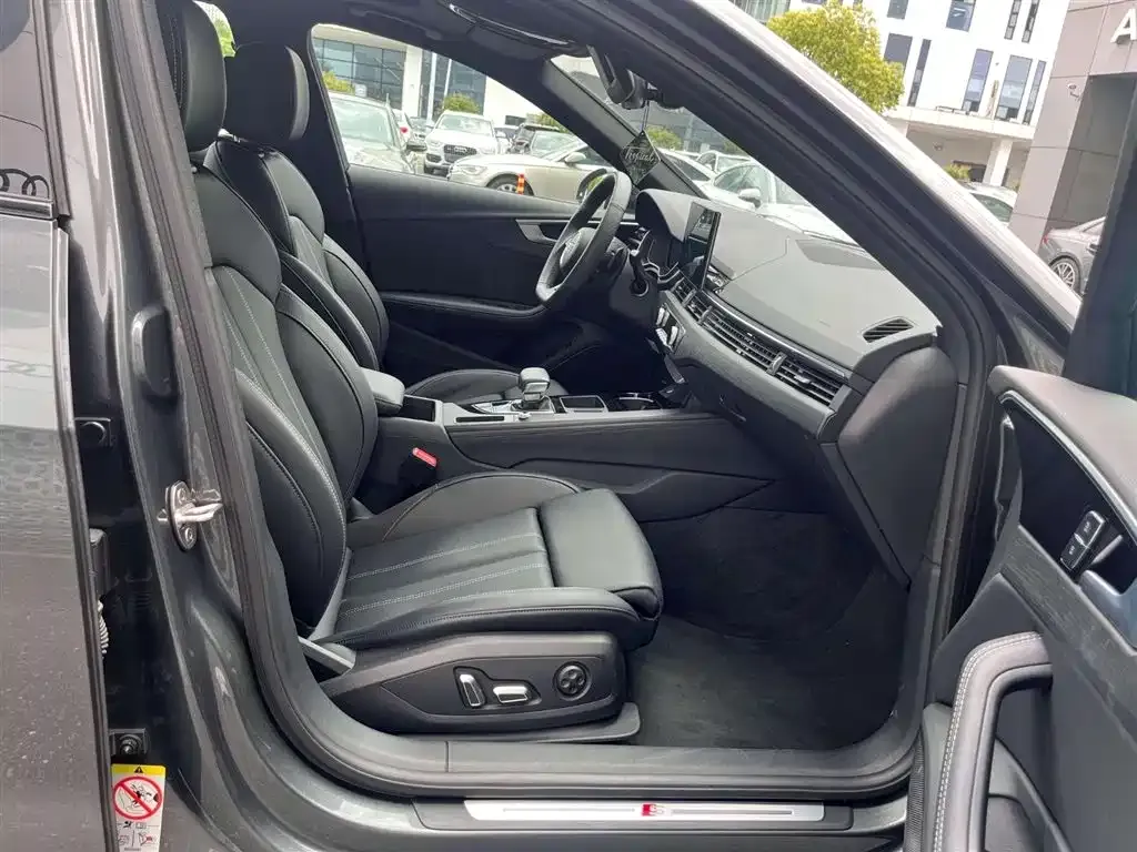 Audi A4L 2024 из CN, фото 7