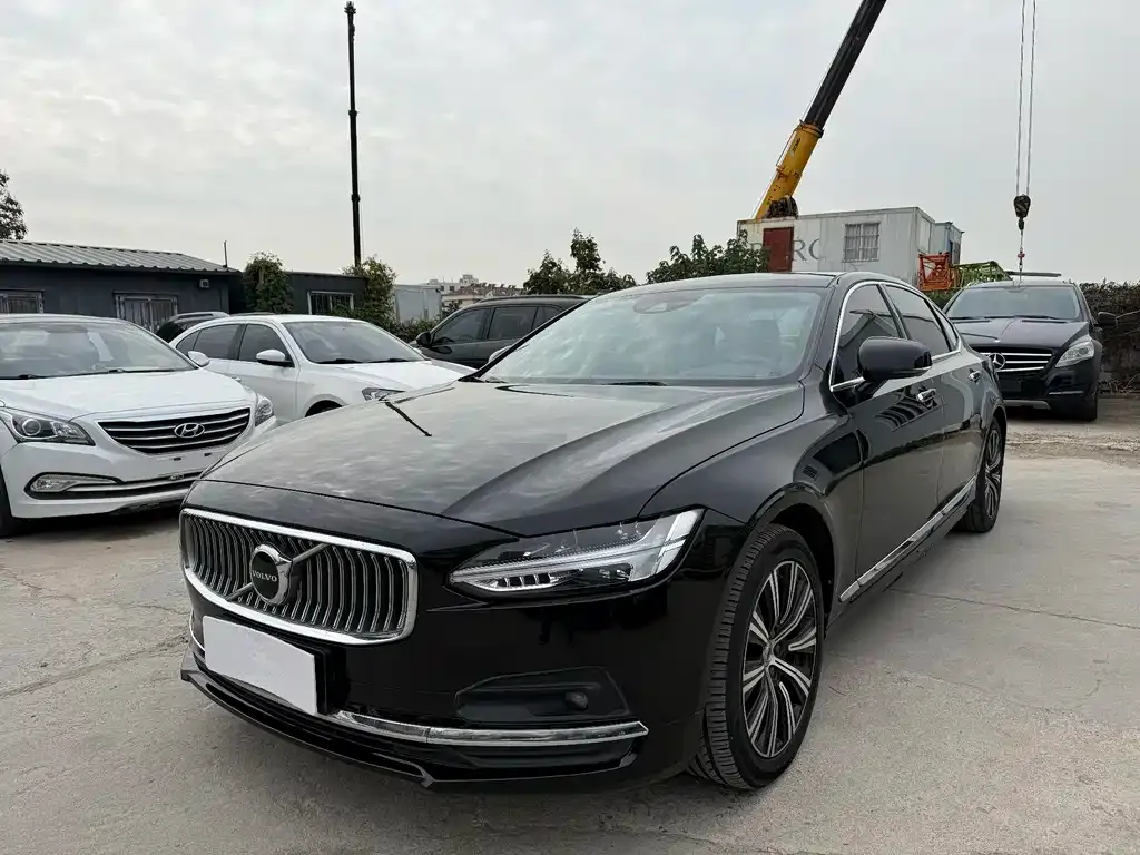 Volvo S90