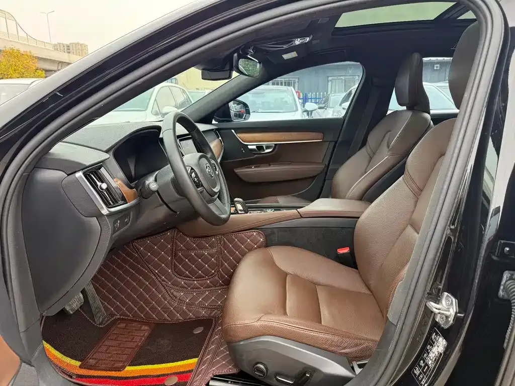 Volvo S90 2021 из CN, фото 4