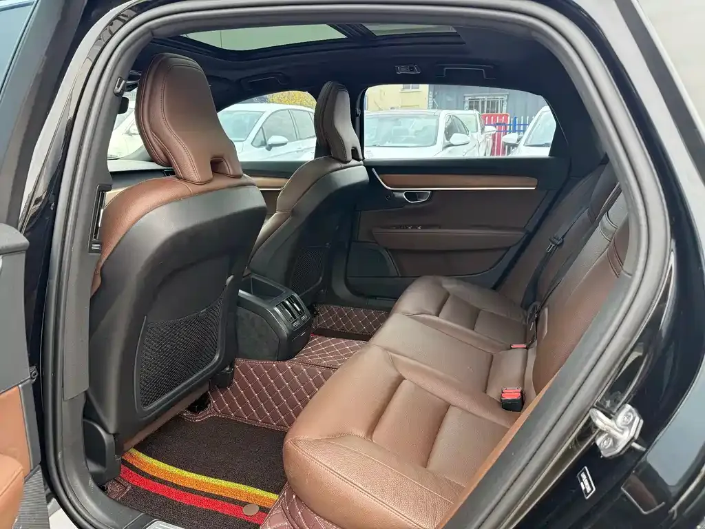 Volvo S90 2021 из CN, фото 5