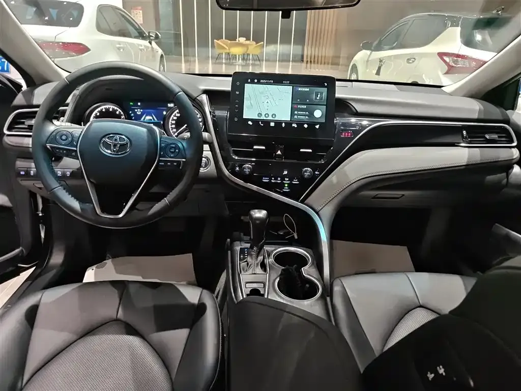 Toyota Camry 2023 из CN, фото 10