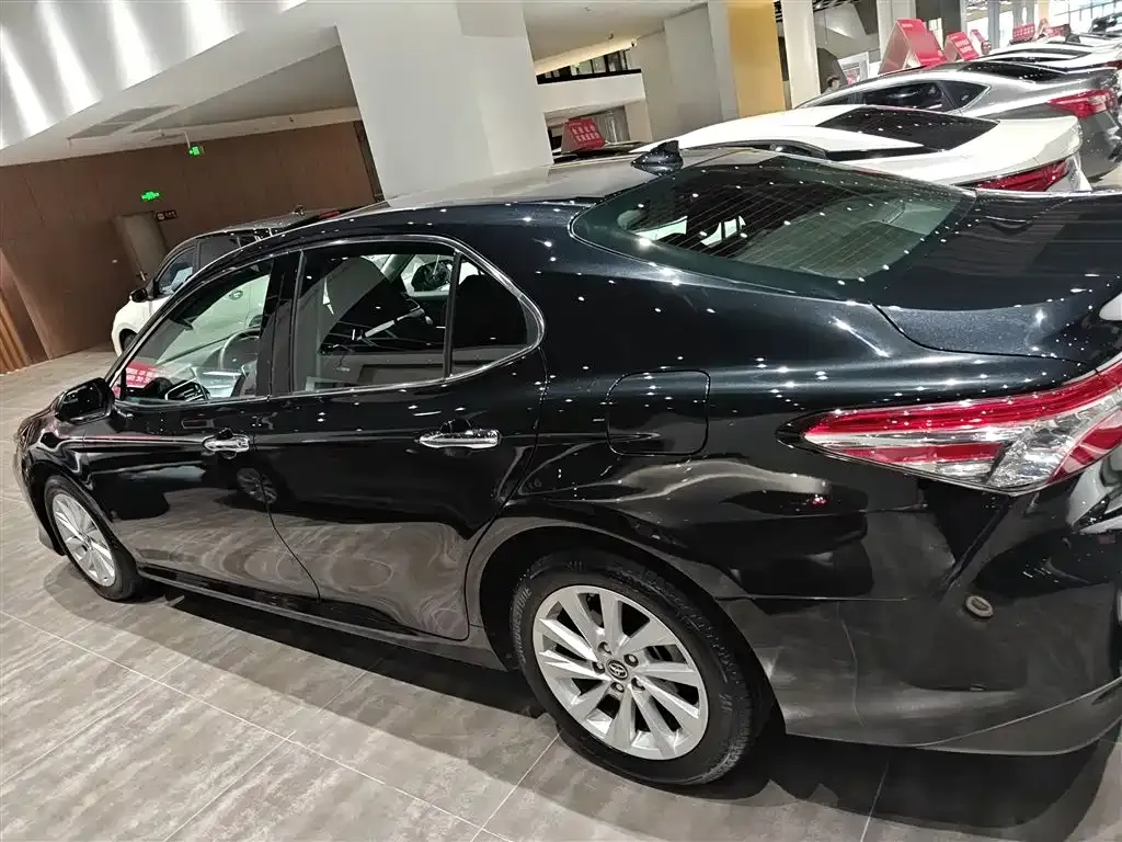 Toyota Camry 2023 из CN, фото 5