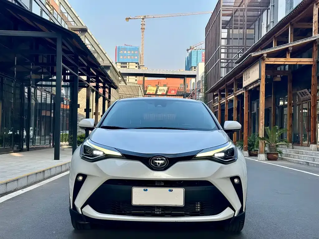 Toyota C-HR — фото 2