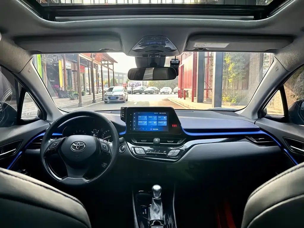 Toyota C-HR — фото 4
