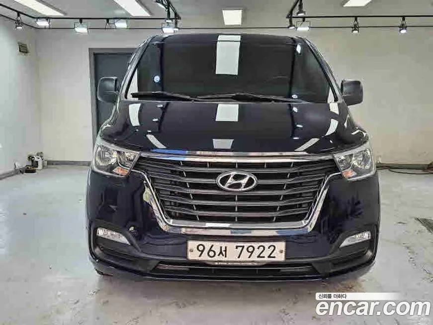 Hyundai Starex