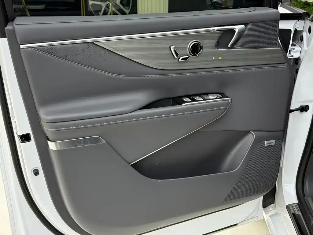 Buick GL8 2025 из CN, фото 9