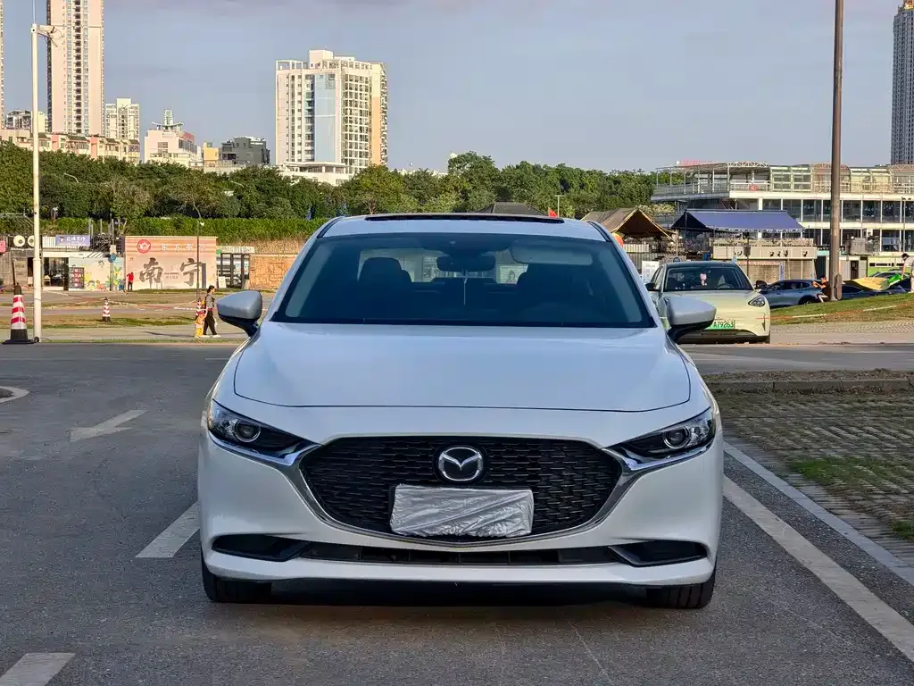 Mazda 3 Axela 2021 из CN, фото 2