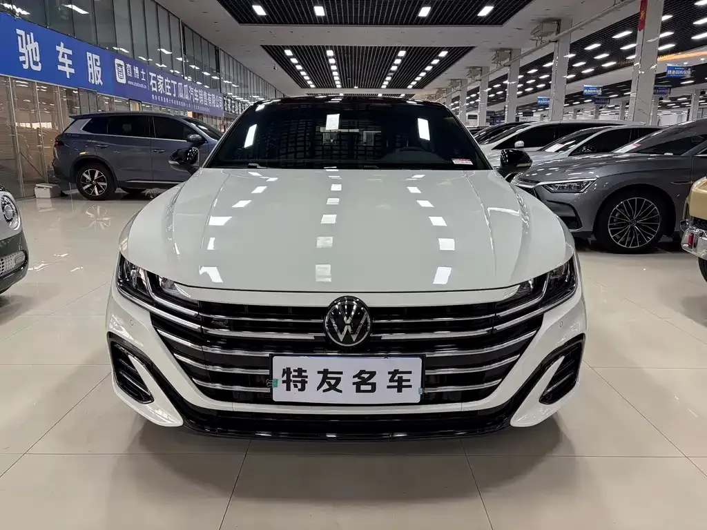 Volkswagen CC 2024 из CN, фото 2