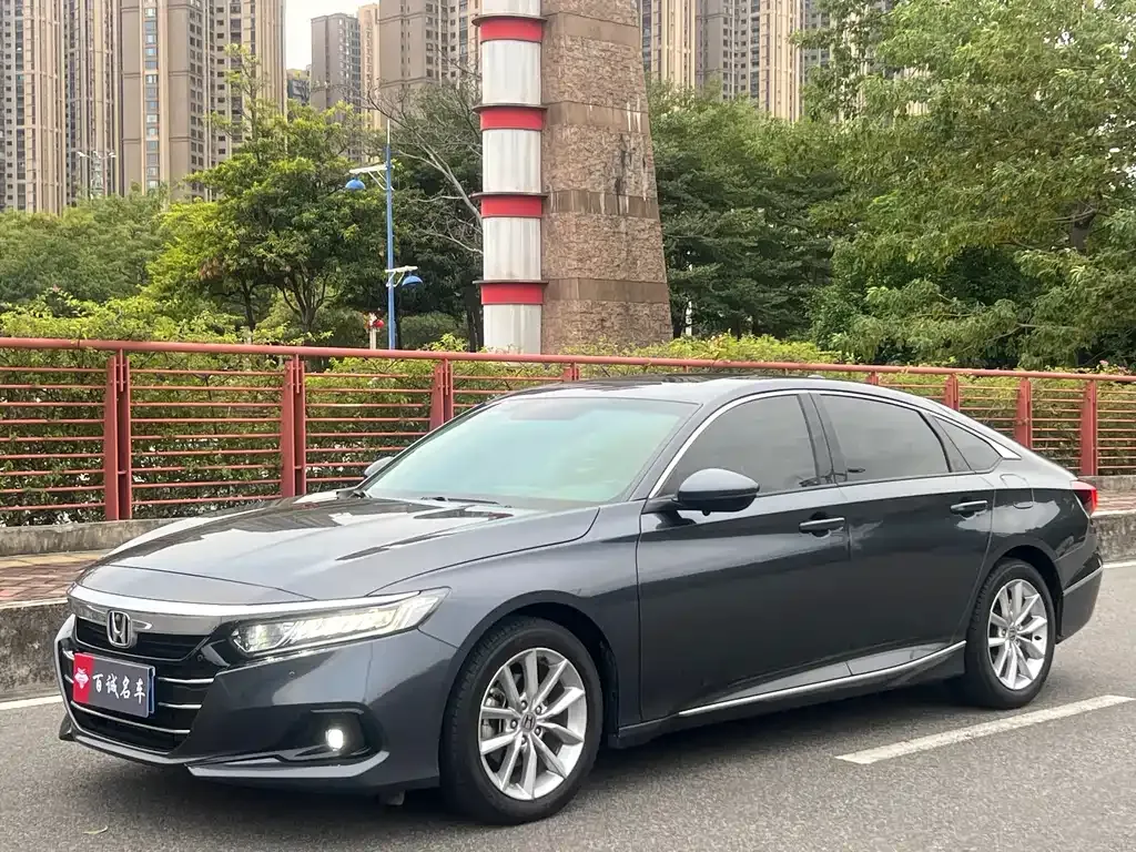 Honda Accord — фото 1