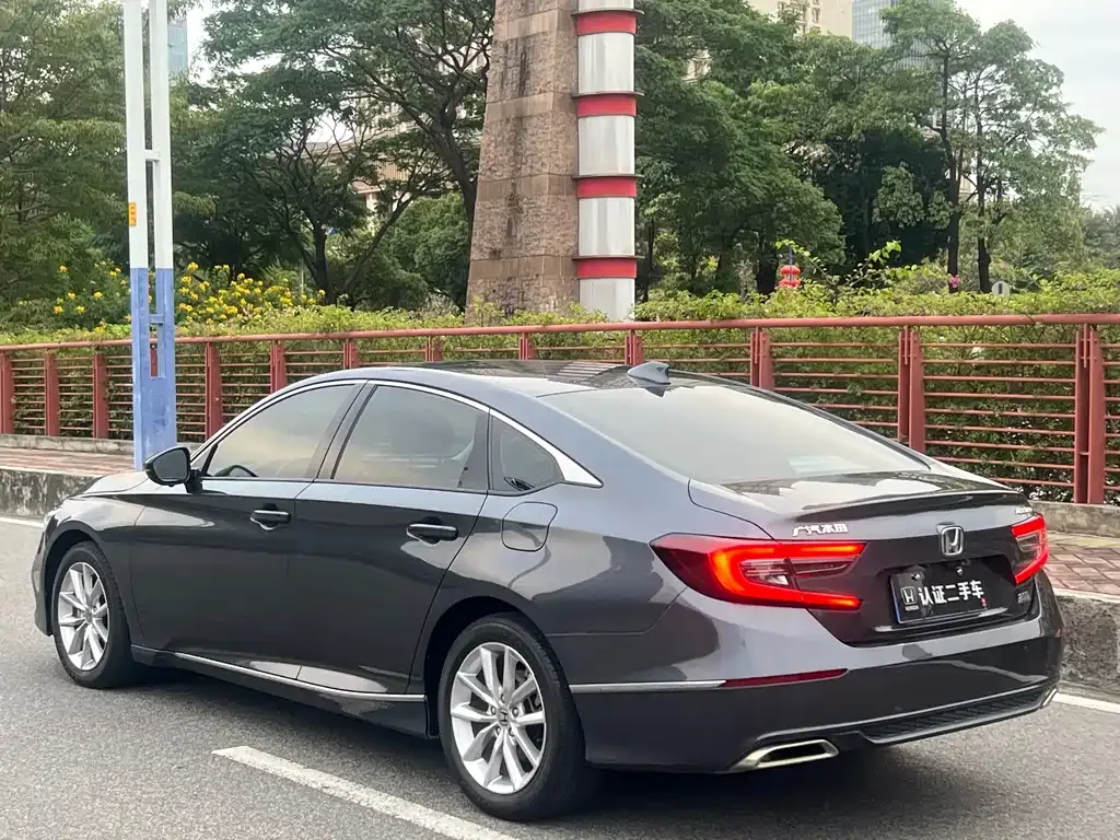 Honda Accord — фото 4