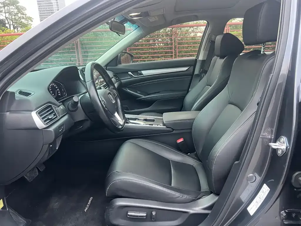 Honda Accord — фото 9