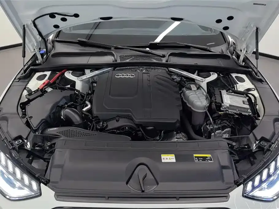 Audi A4L 2023 из CN, фото 10