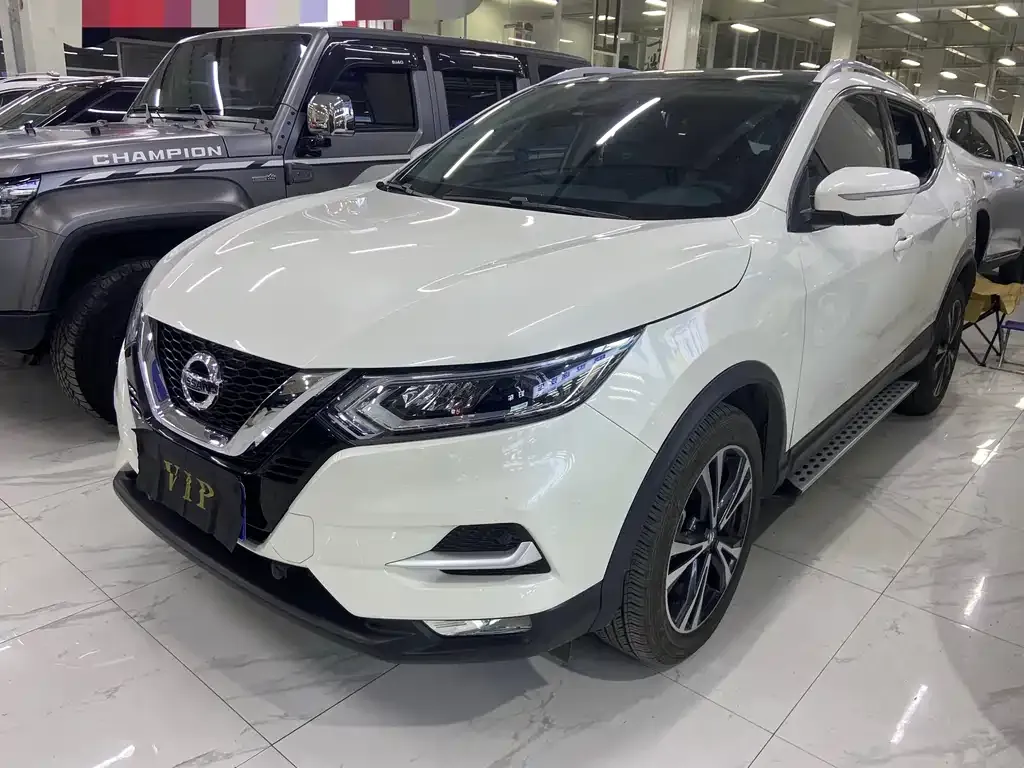 Nissan Qashqai — фото 1