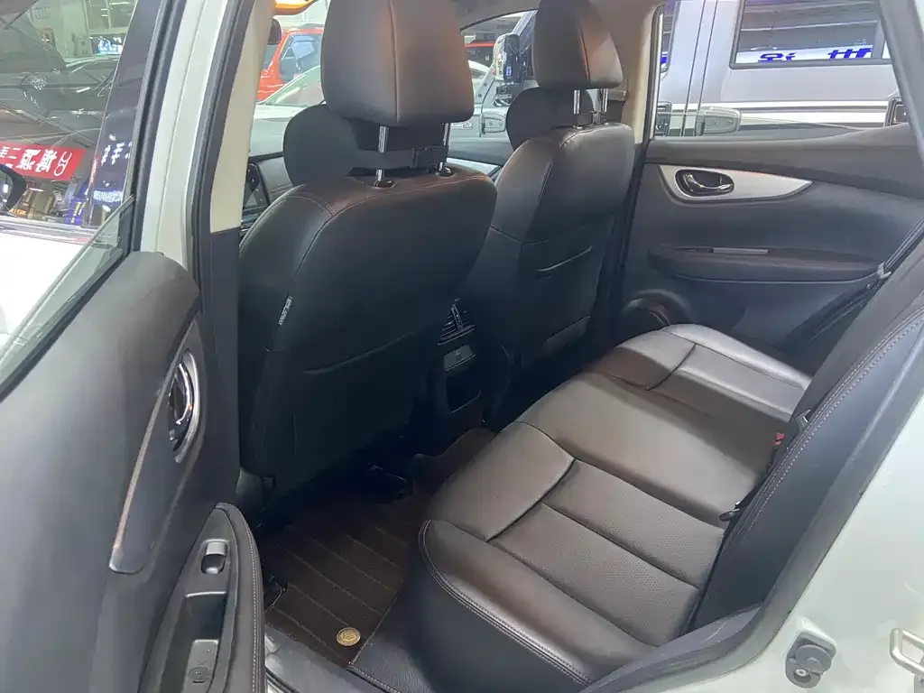 Nissan Qashqai — фото 10