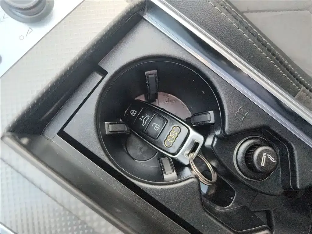 Audi A6L 2021 из CN, фото 9