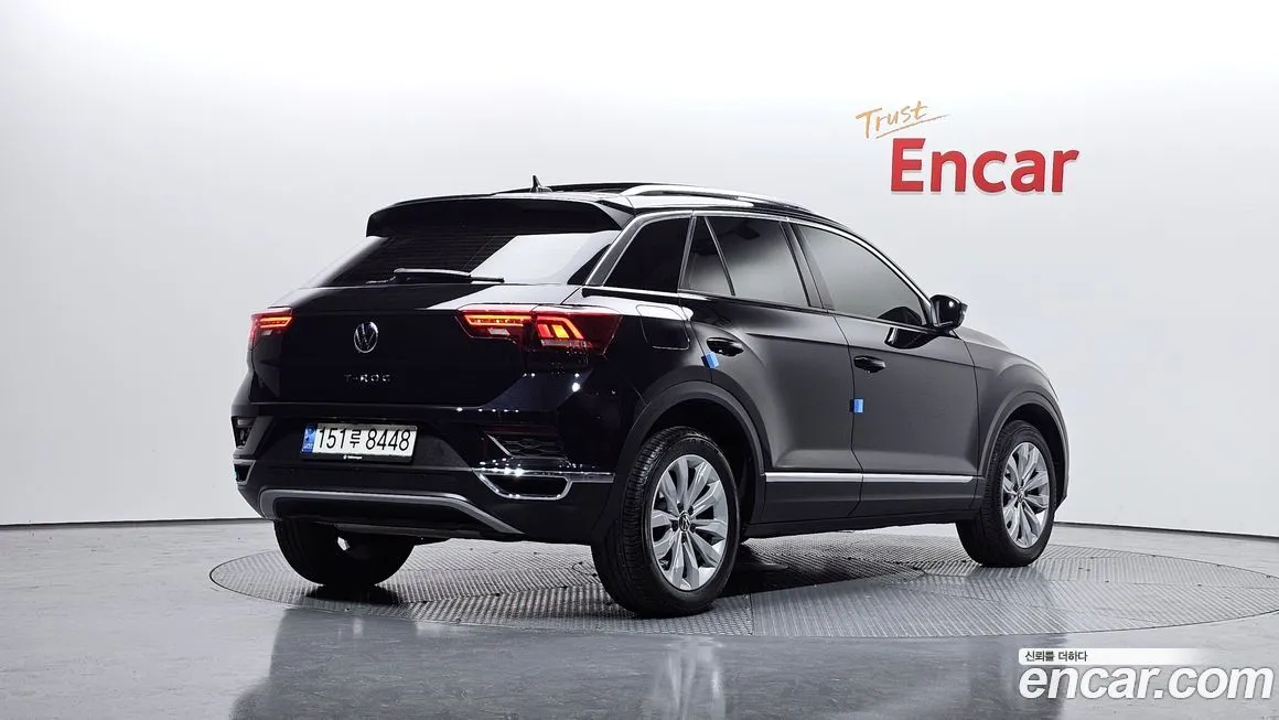 Volkswagen T-Roc — фото 2