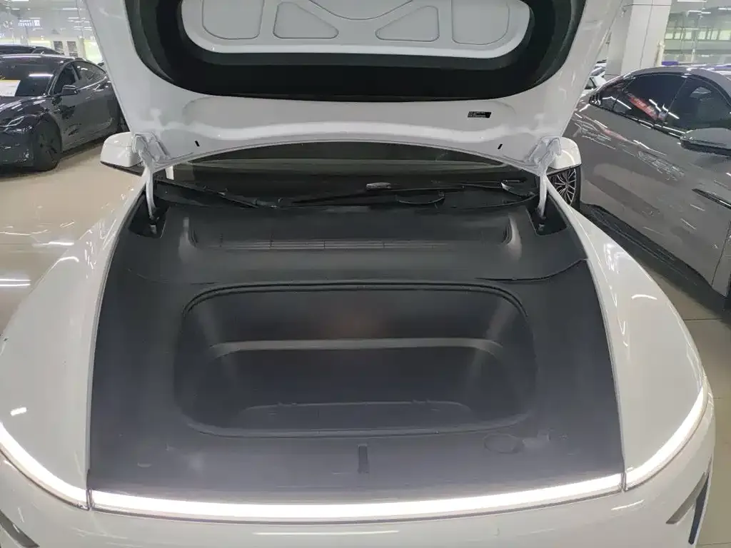 Tesla Model Y 2025 из CN, фото 7