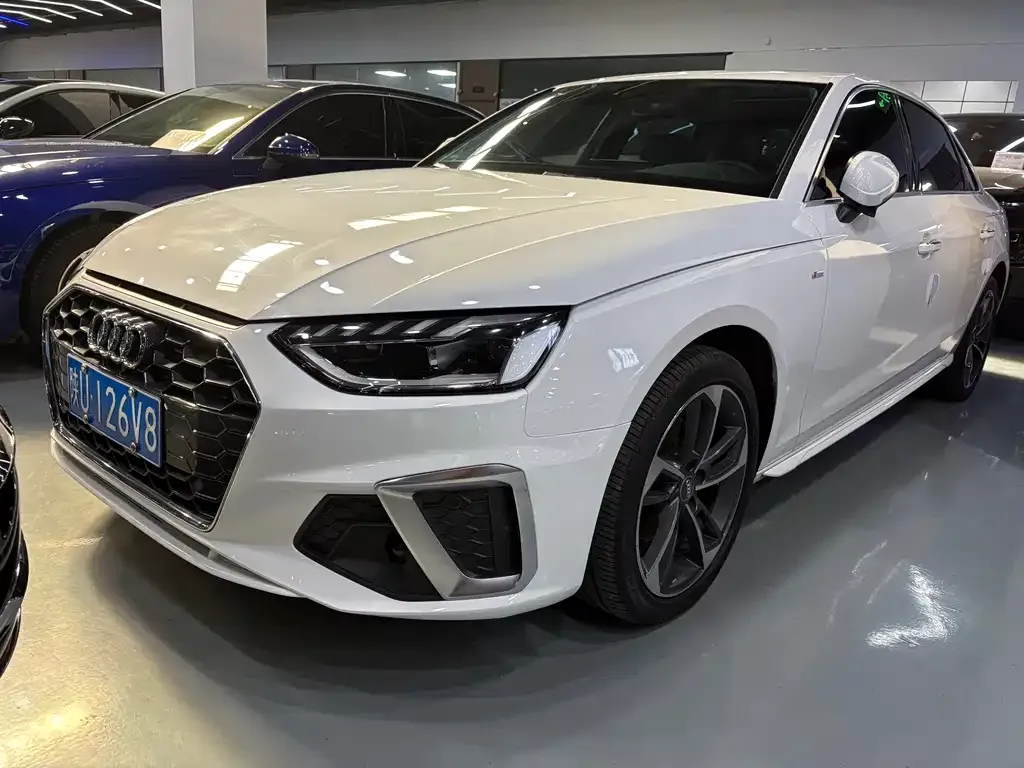 Audi A4L 2022 из CN, фото 1