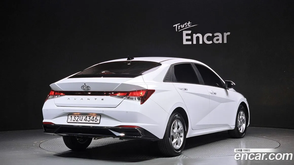 Hyundai AVANTE — фото 2