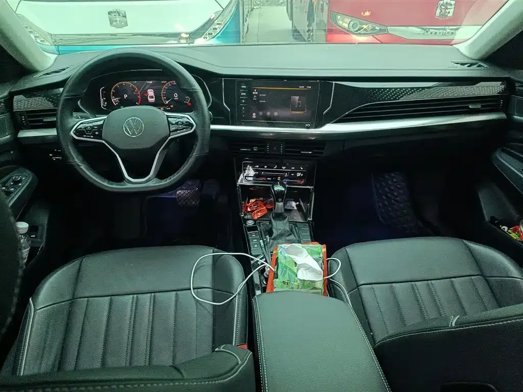 Volkswagen Passat 2022 из CN, фото 10