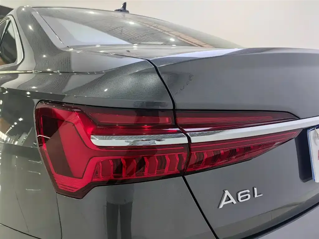 Audi A6L — фото 7