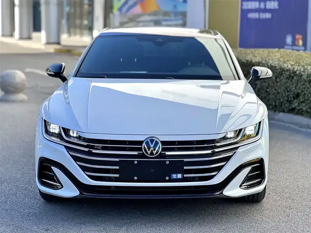 Volkswagen CC 2024 из CN, фото 2