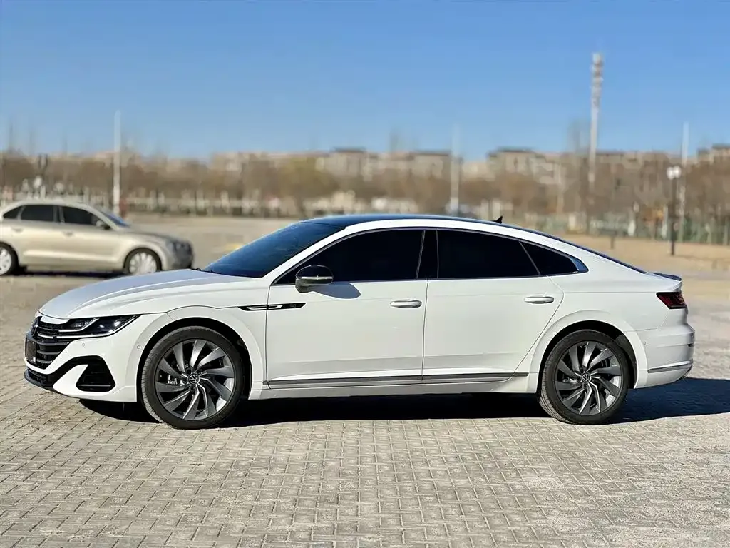Volkswagen CC 2024 из CN, фото 4