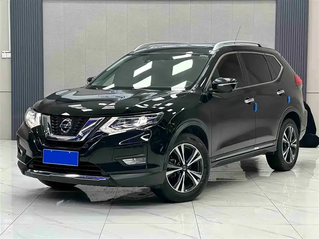 Nissan X-Trail — фото 1
