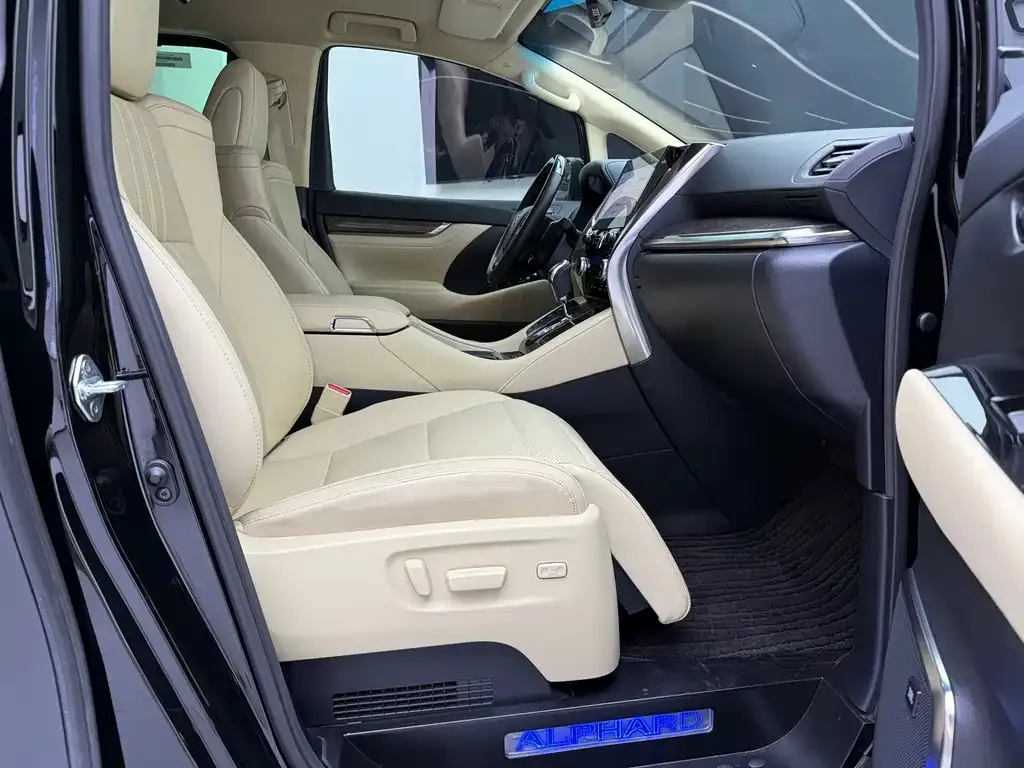 Toyota Alphard 2023 из CN, фото 10